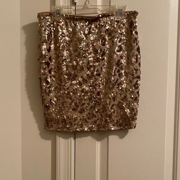 Lily White Gold Sequin Mini Skirt - Picture 1 of 4